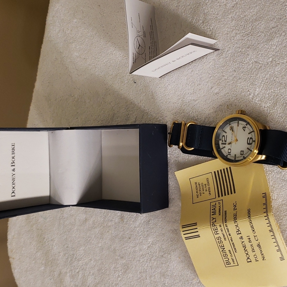 DOONEY & BOURKE Watch - Picture 1 of 9